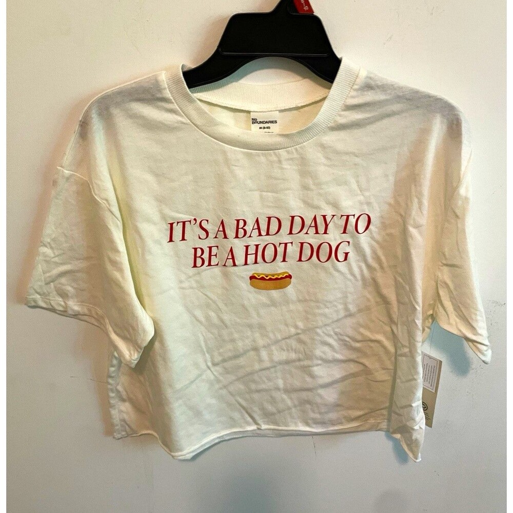 No Boundaries Men’s White Hot Dog Funny Graphic Crew Neck Cropped Tee M